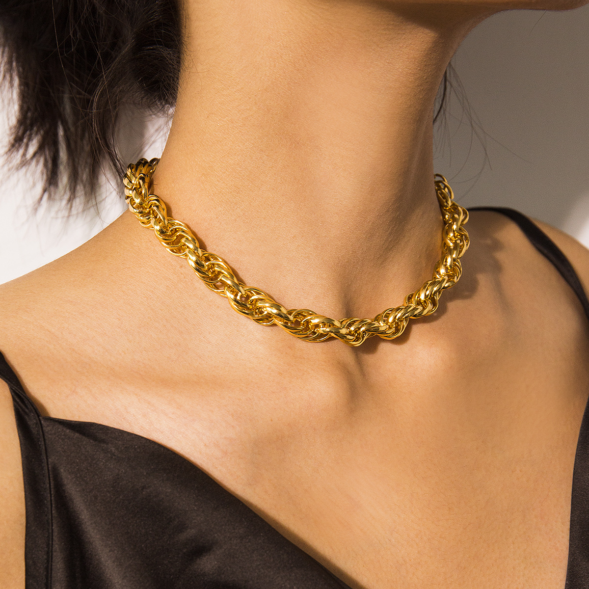 Creative Retro Chain Handmade Item Decoration Personality Single-layer Geometric Twist Simple Necklace