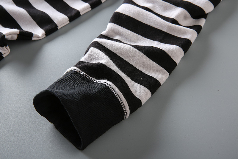 GVN23 Men's Versatile Striped Sweater