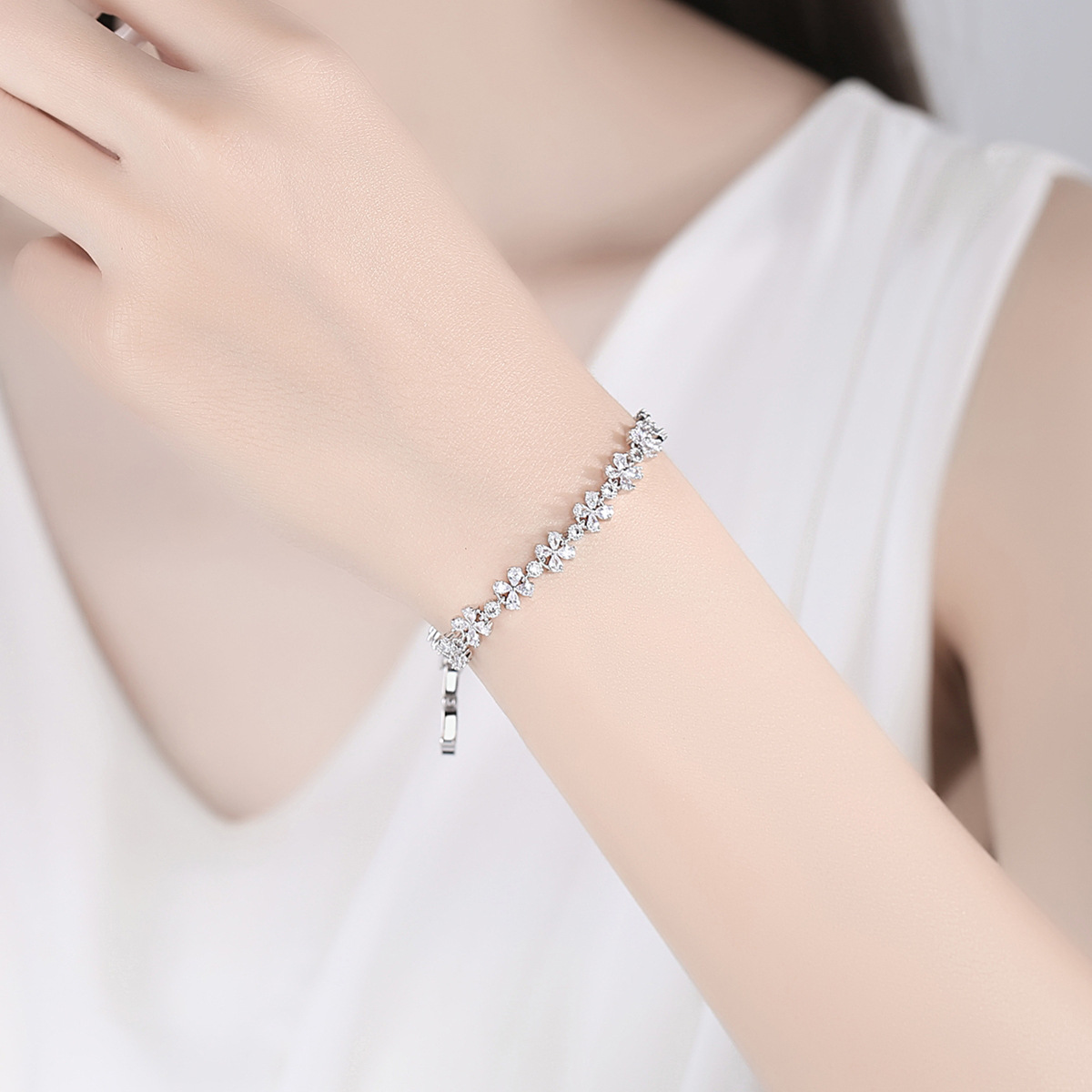 Personality Female White Copper Inlaid Zircon Jewelry