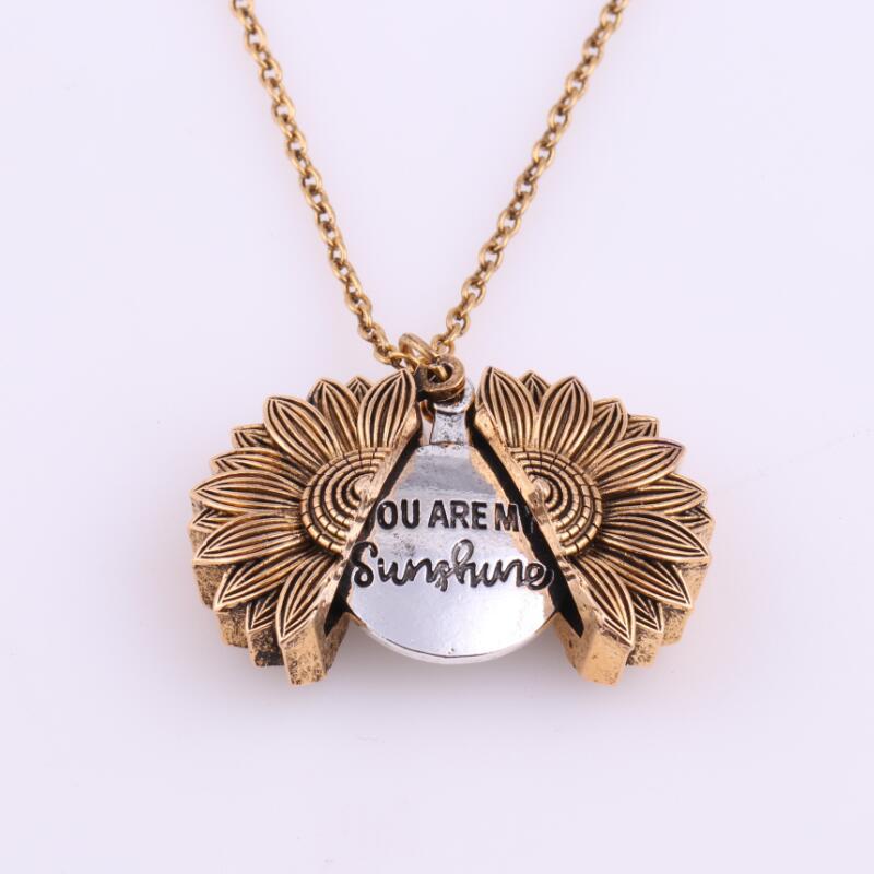 Sunflower Double Lettering Alloy Flower Short Clavicle Chain