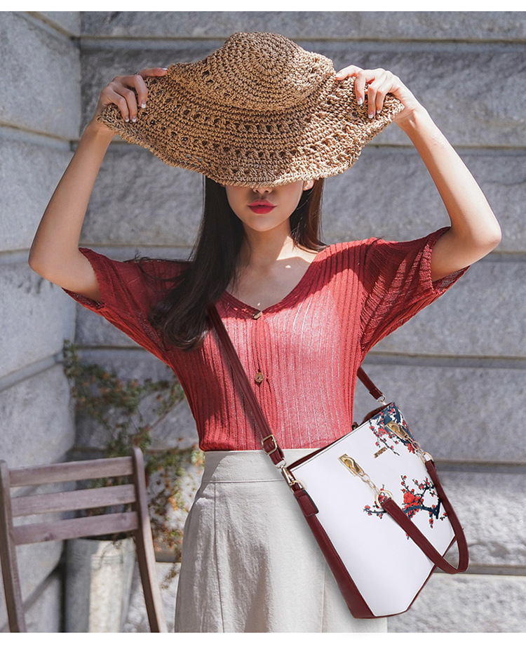 Spray One-Shoulder Diagonal Handbag