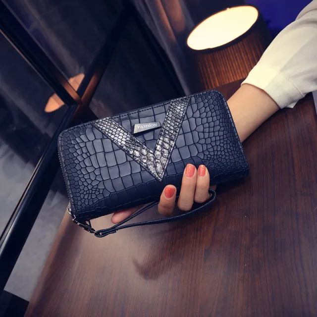 European And American Fashion Pattern Long Wallet - Shop at LoveMi