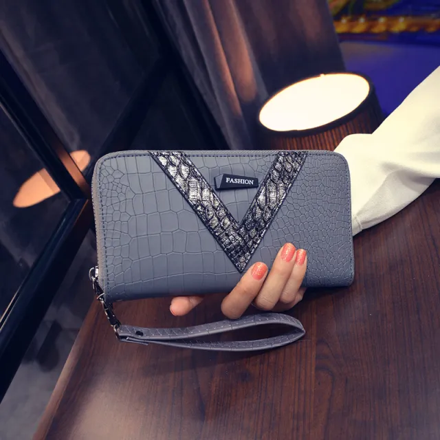 European And American Fashion Pattern Long Wallet - Shop at LoveMi