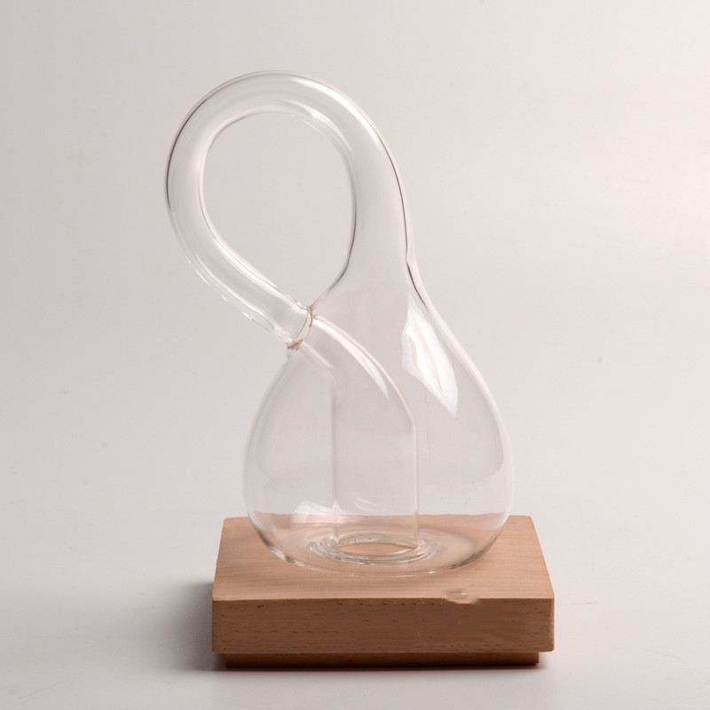 Klein Bottle Four-dimensional Space Decoration Science