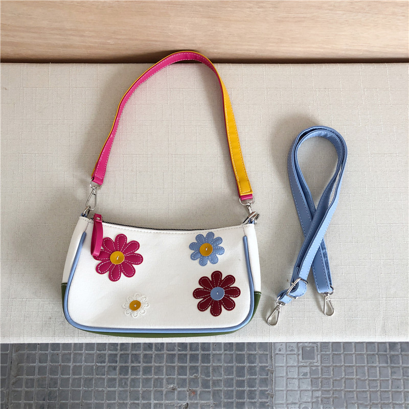 Contrasting Vintage Flower Baguette Bag Savi Underarm Bag