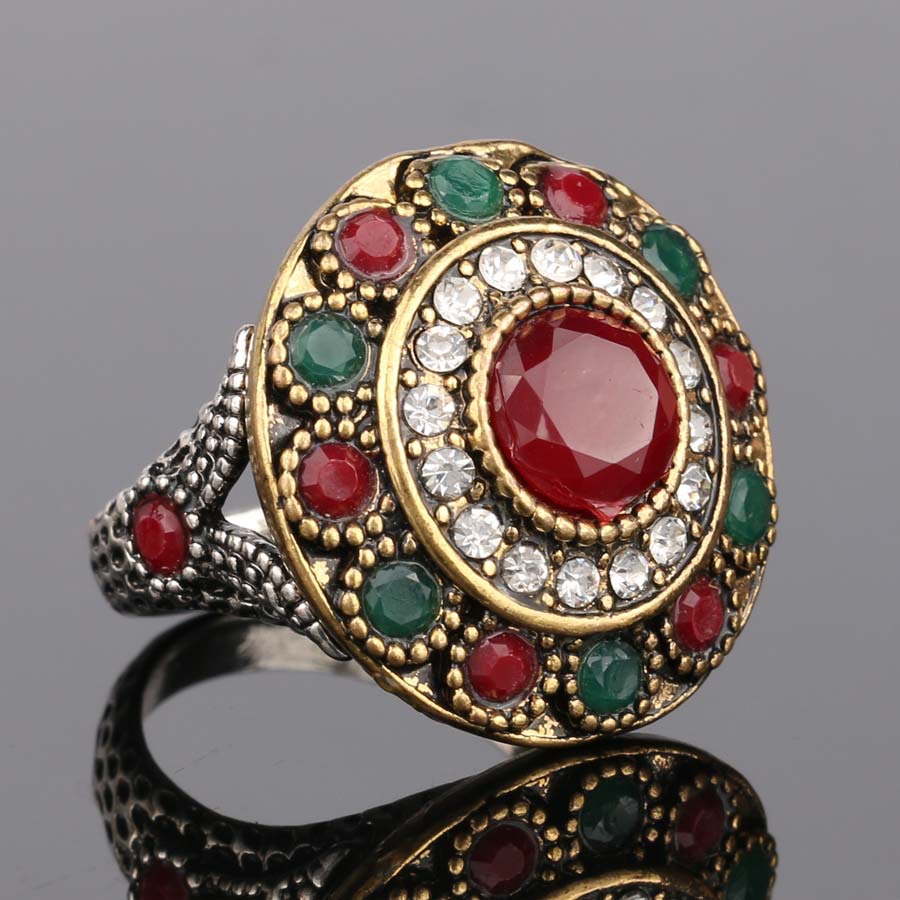Vintage Flower Ring With Gold-Plated Silver And High-Quality Resin Rhinestones