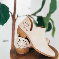 Women Shoes Retro Mesh Ankle Square Heels Boots Female Slip On Mid Heels Casual Botas - Beige - View 1