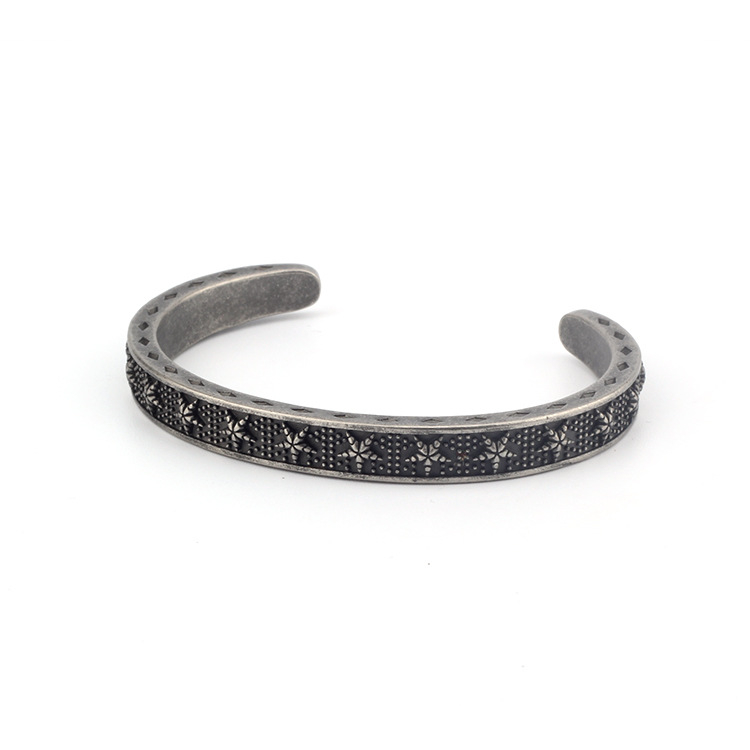 Retro Personality Domineering Five-pointed Star Titanium Steel Bracelet