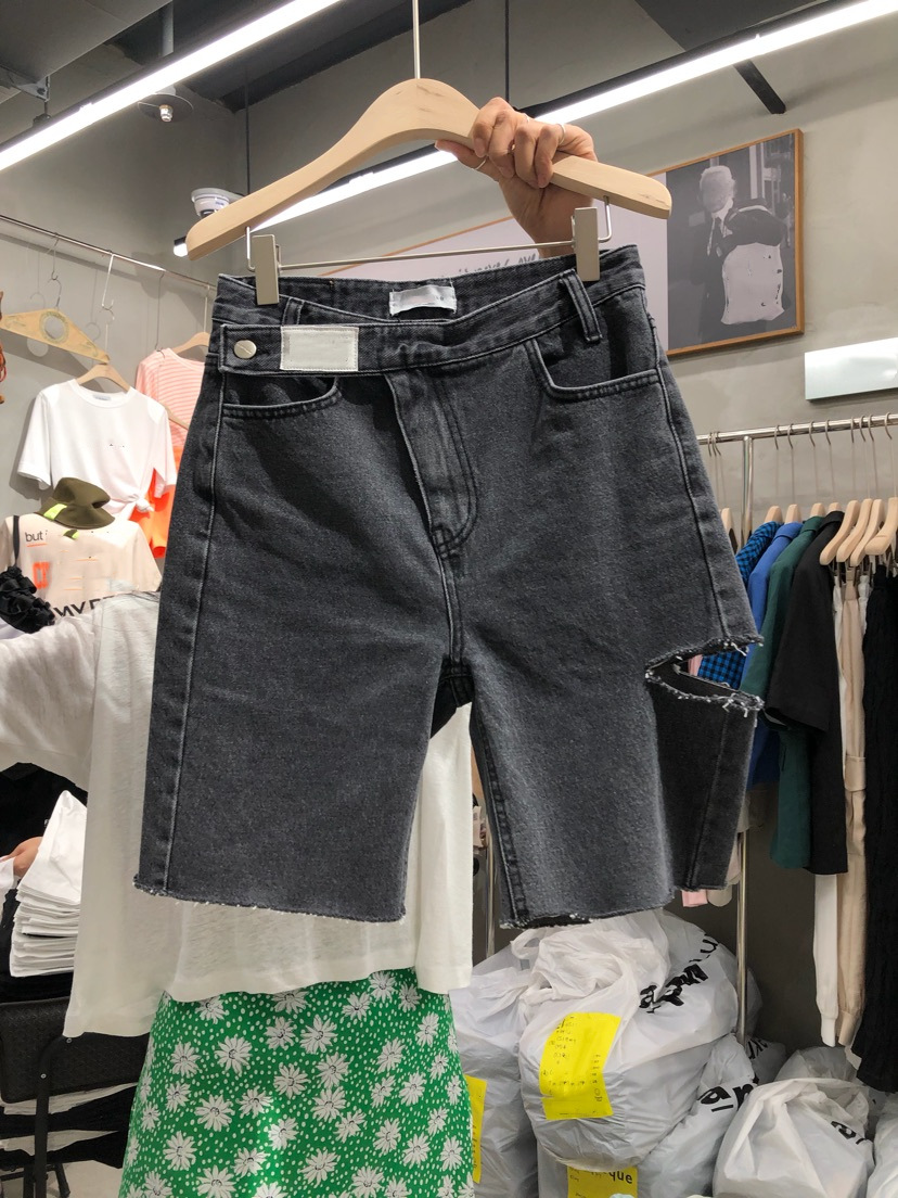Personalized All match Label Buttoned Hole Straight Denim Shorts Grey - Shop at LoveMi