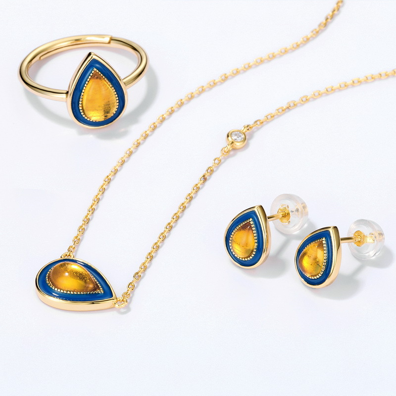 Women's Retro Drop Oil Drop-shaped Inlaid Natural Amber Ring