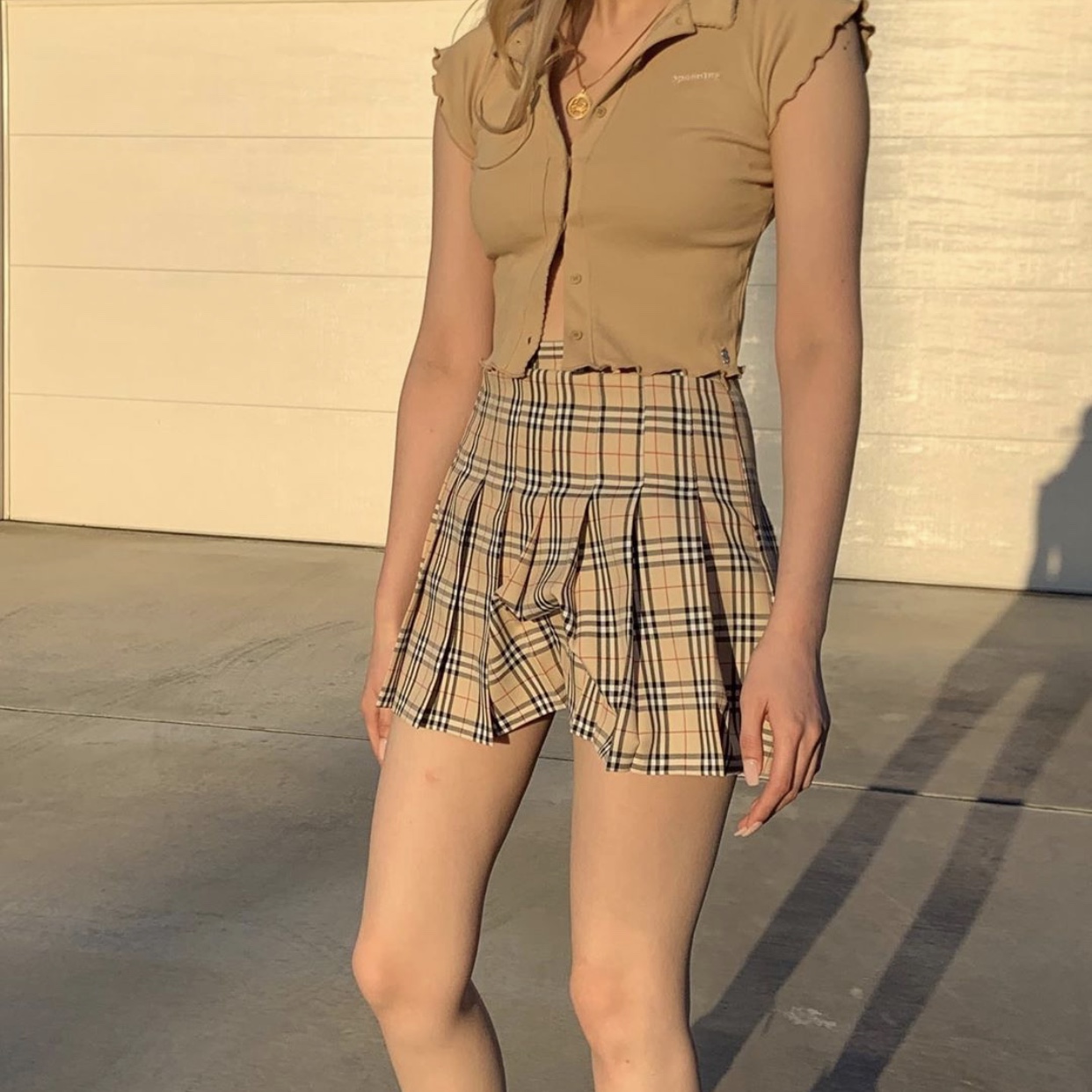 Title 2, Retro Khaki Plaid Pleated Skirt a vintage class...