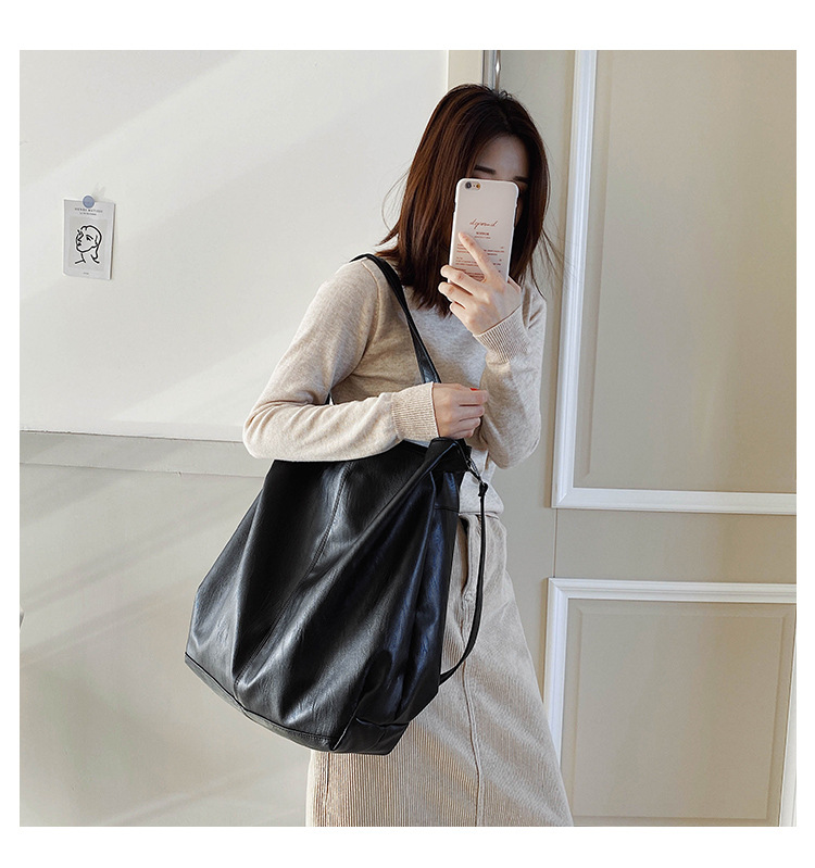 Handbags women's large capacity one shoulder messenger bag casual retro tote bag