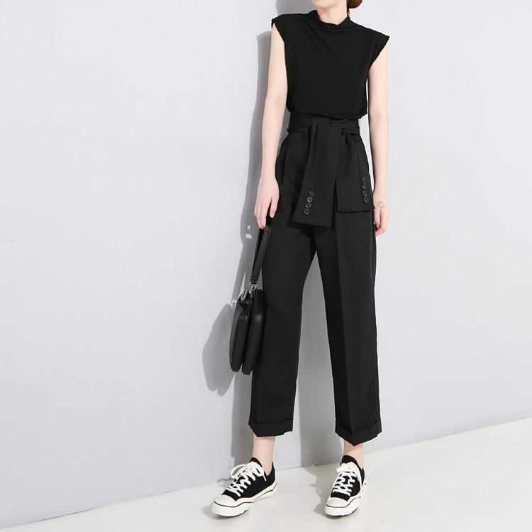 Title 5, Skinny And High Waisted Buttoned Cropped Trousers