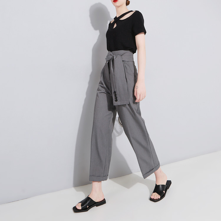 Skinny And High Waisted Buttoned Cropped Trousers