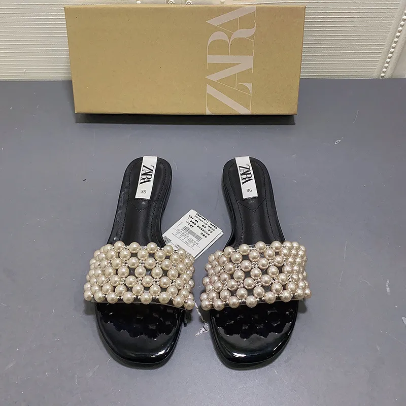 New Open-Toed Outer Wear Flat Shoes Slippers - Black