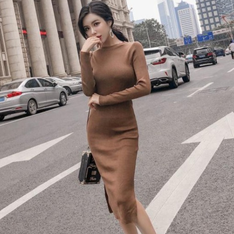 Thin Knit Dress With Split Hips
