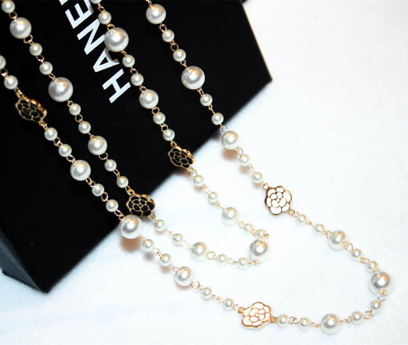Single Layer Can Circle Pearl Camellia Long Necklace