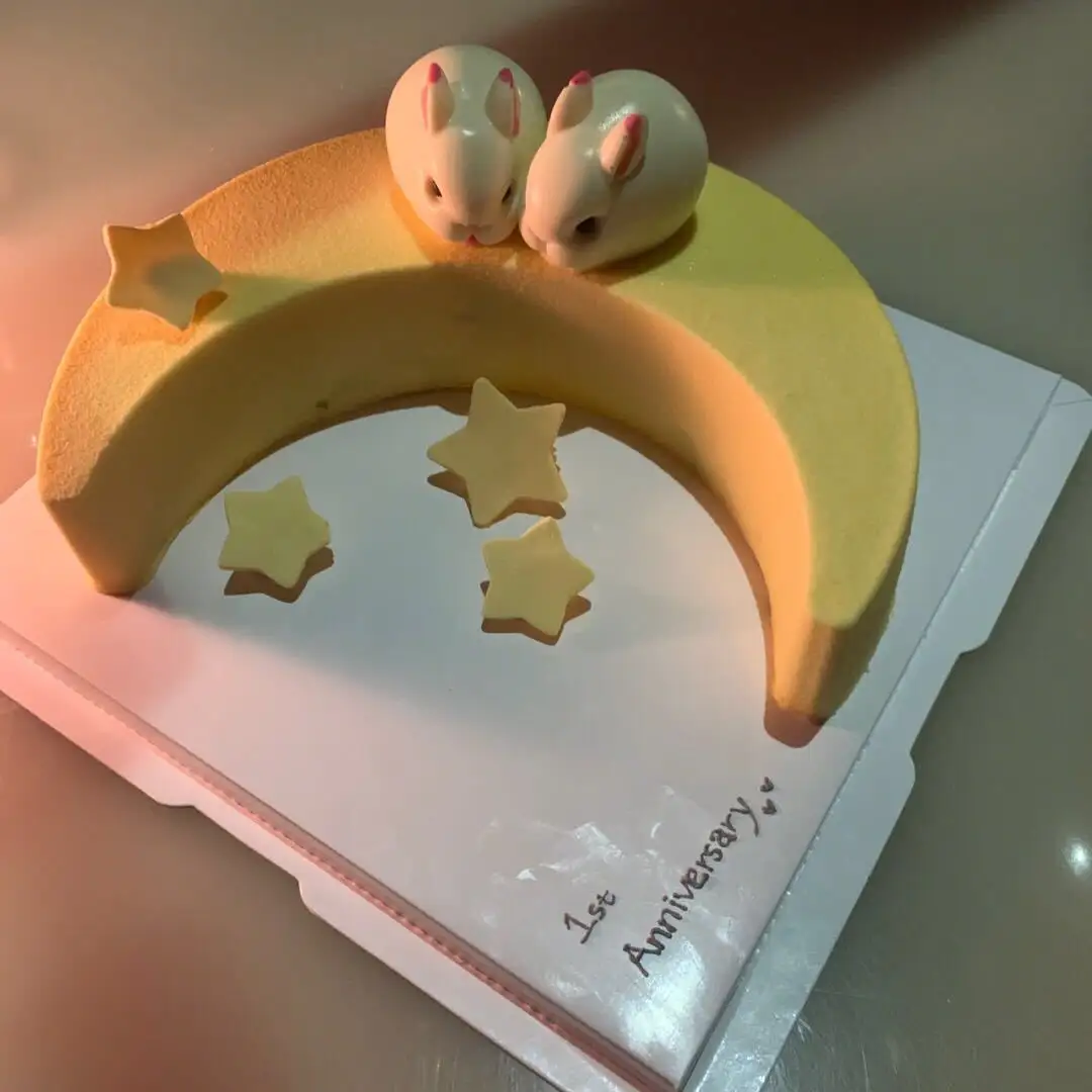 Moon Shape Silicone MMoon Shaped Fondant Cake