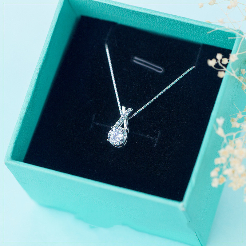 Sweet Diamond Cross Necklace Short clavicle Chain Women