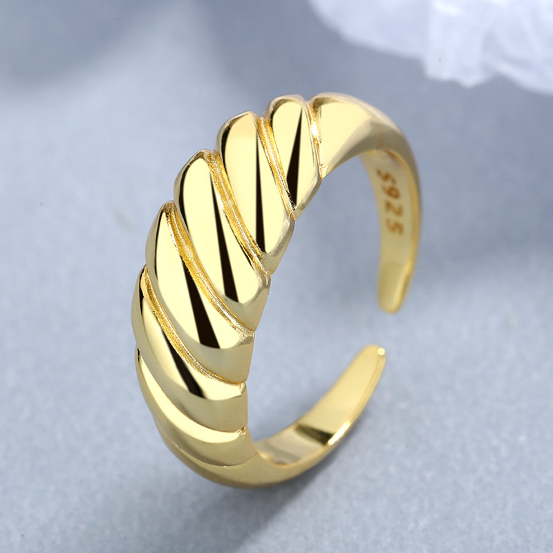 Female Gold-Plated Simple Temperament Index Finger Finger Ring