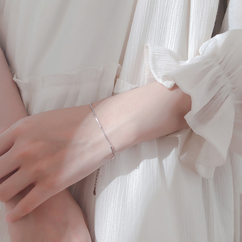 Small Design Simple Geometric Straight Bracelet