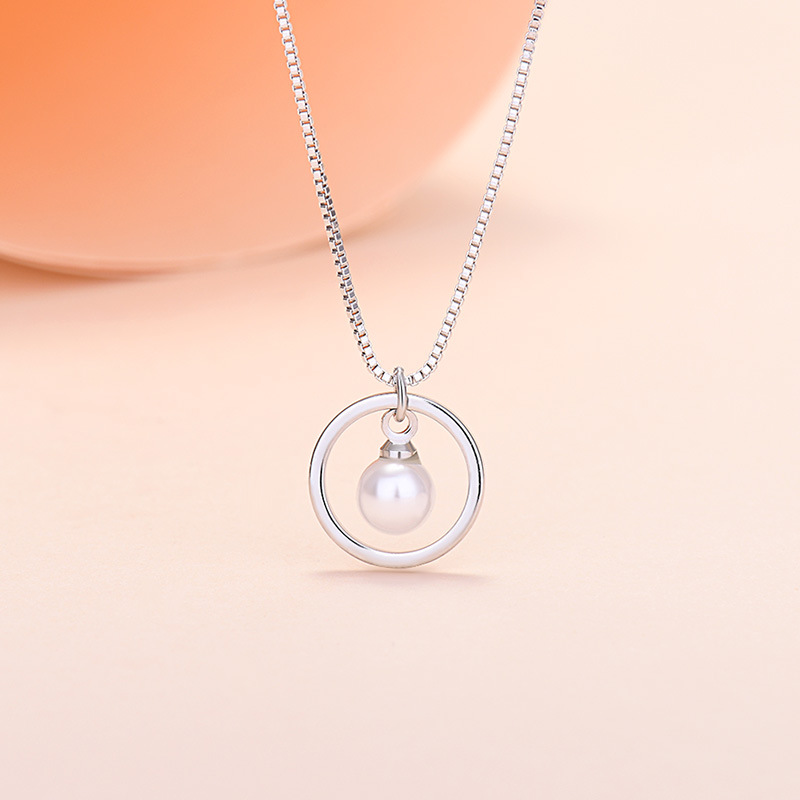 New Pearl Necklace Female Personality Simple Circle Pendant Clavicle Chain