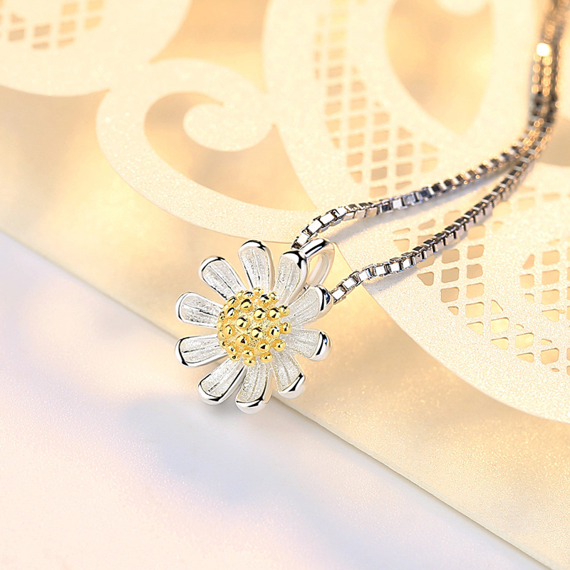 Small Daisy Flower Necklace, Fresh Sun Flower Pendant