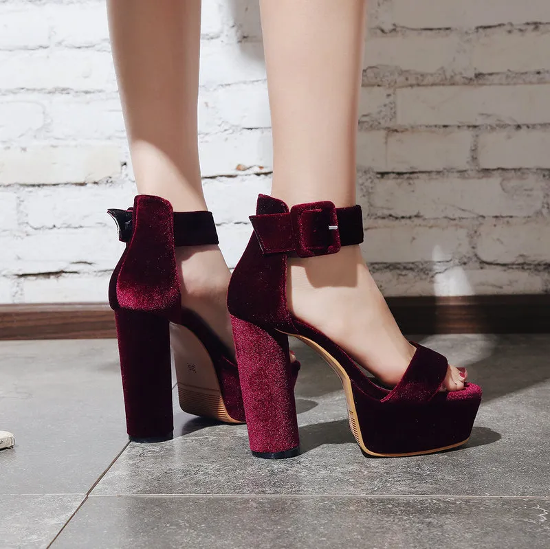 Fashion Sexy Chunky Heel Platform High Heel Sandals - Red