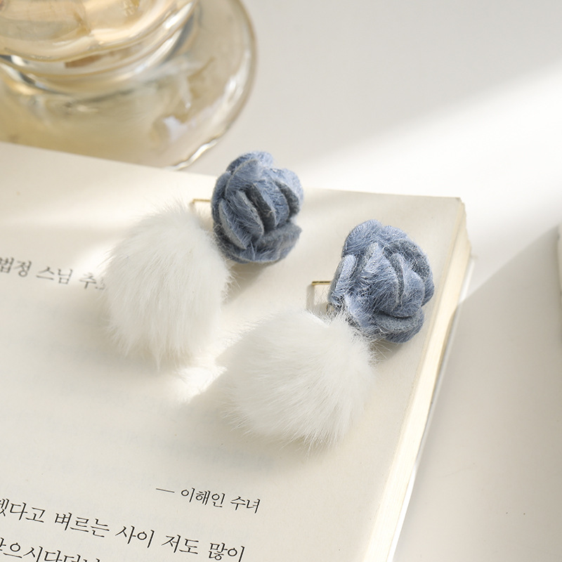 Geometric Contrast Hair Ball Simple Fashion Earrings