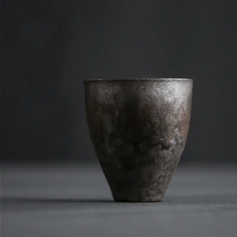 The Gilt Wood Fired Teacup Kiln Turns Into a Japanese-style Tasting Cup