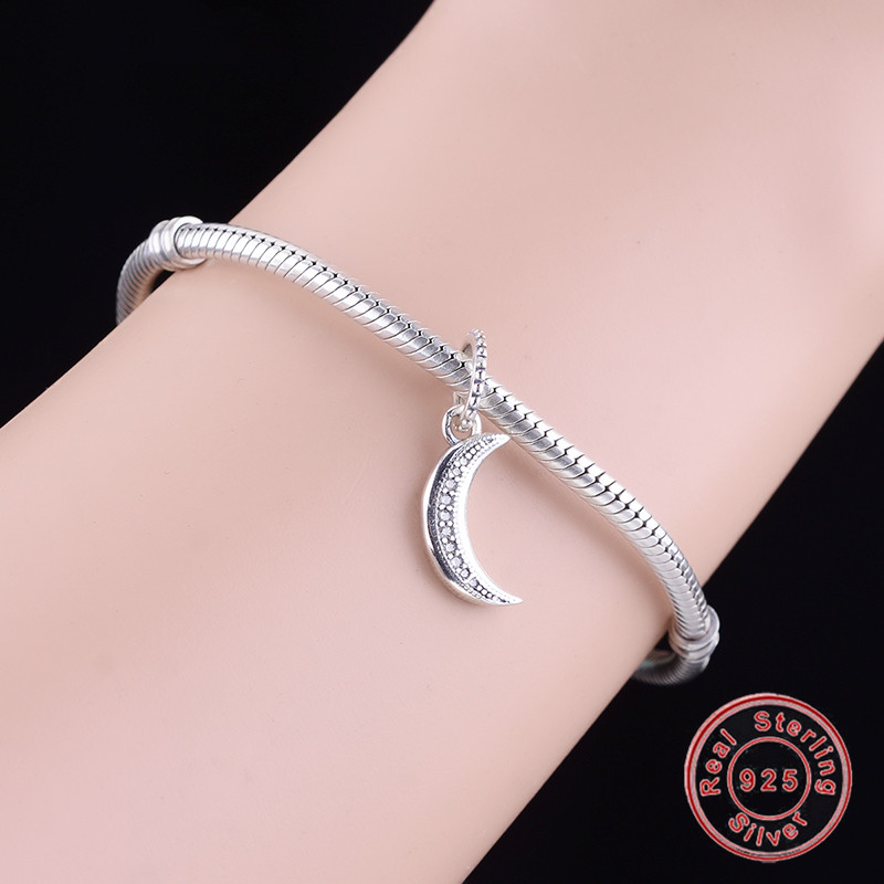 925 Sterling Silver Sparkling Crescent Moon Pendant