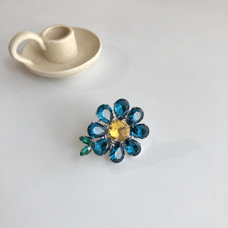 Simple and versatile exaggerated large rhinestone color flower ring cute age-reducing accessories flower earrings