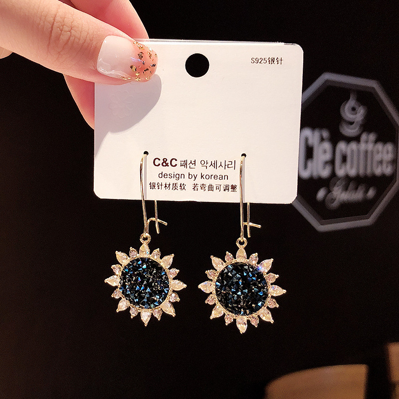 All-match Blue Crystal Circle Earrings With Diamonds