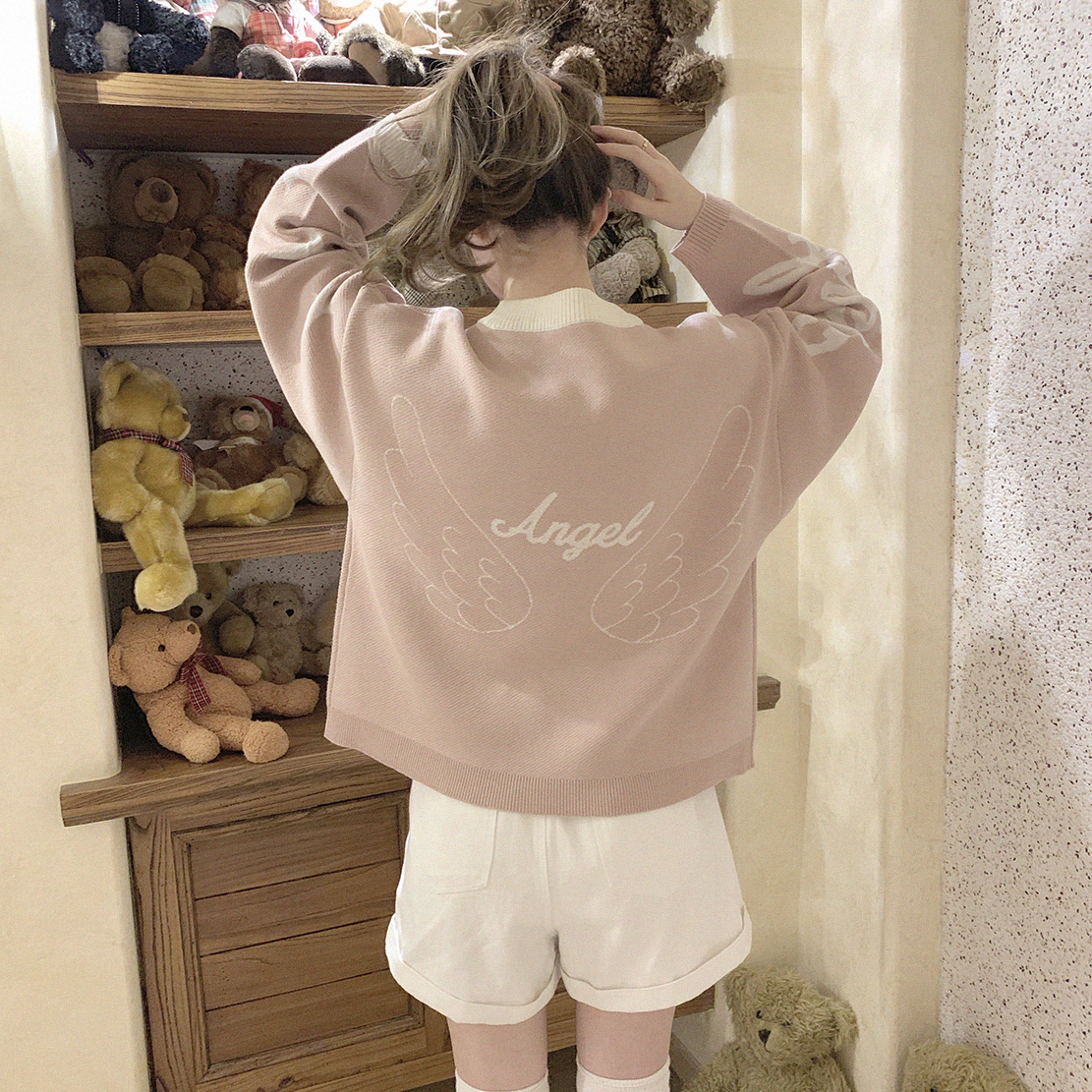 Title 2, Wings Super Loose White Pink Sweater