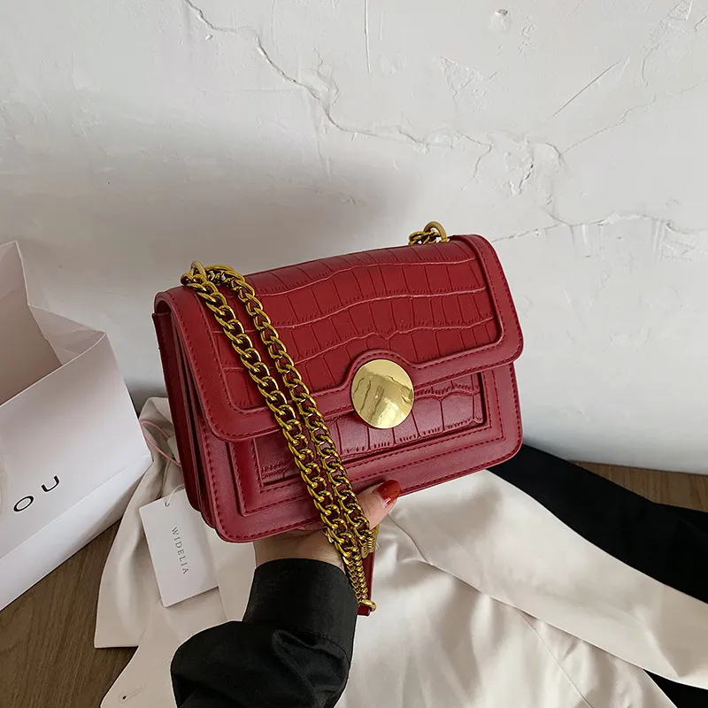 One-Shoulder Messenger Bag Fashion Chain Simple Small Square Bag - Red