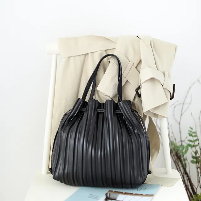 Korean Retro Pleated Handbag Net Red Simple Casual Black - Shop at LoveMi