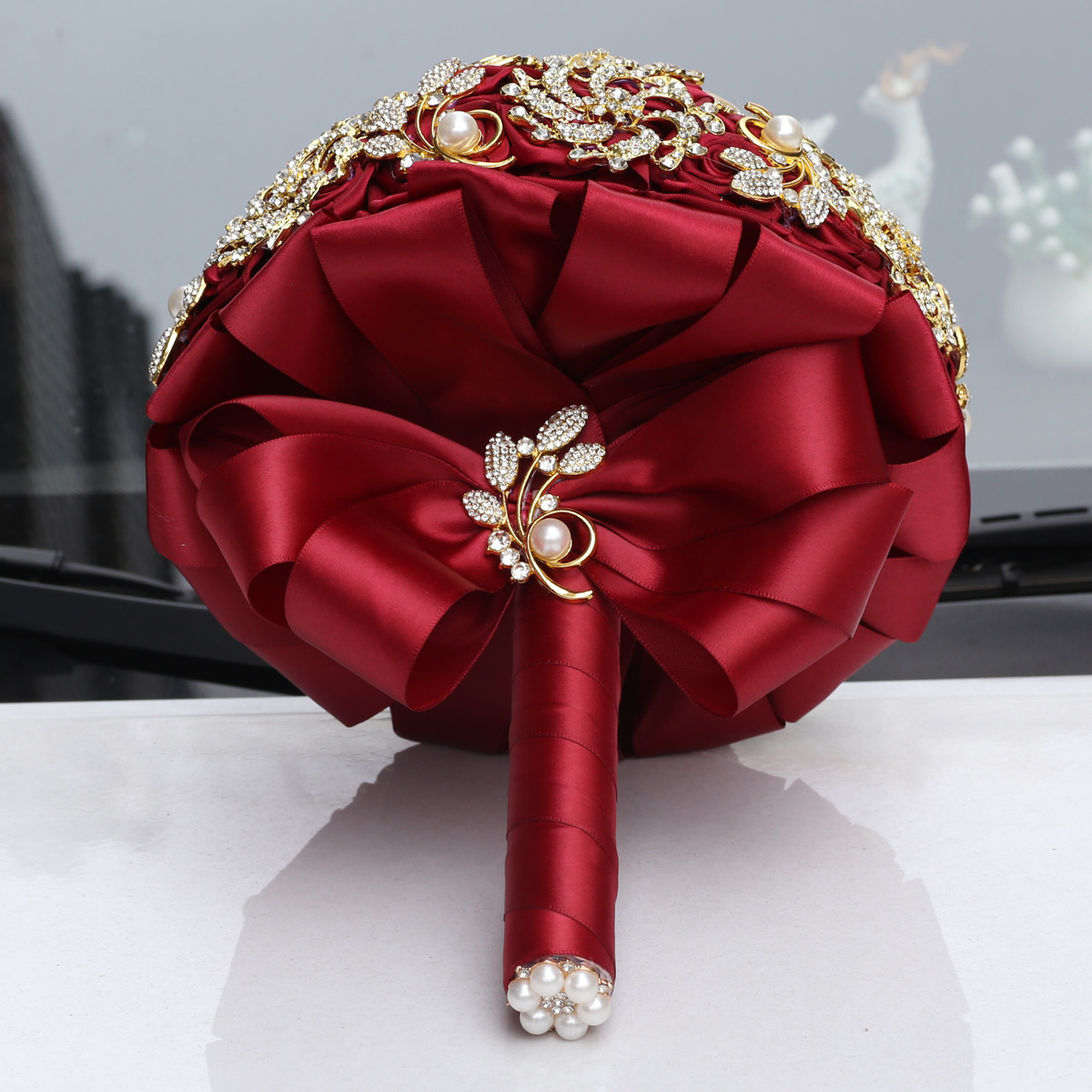 Golden Full Diamond Bridal Bouquet, Golden Rhinestones, European And American Style Handmade Burgundy Wedding Bouquet — foto 6