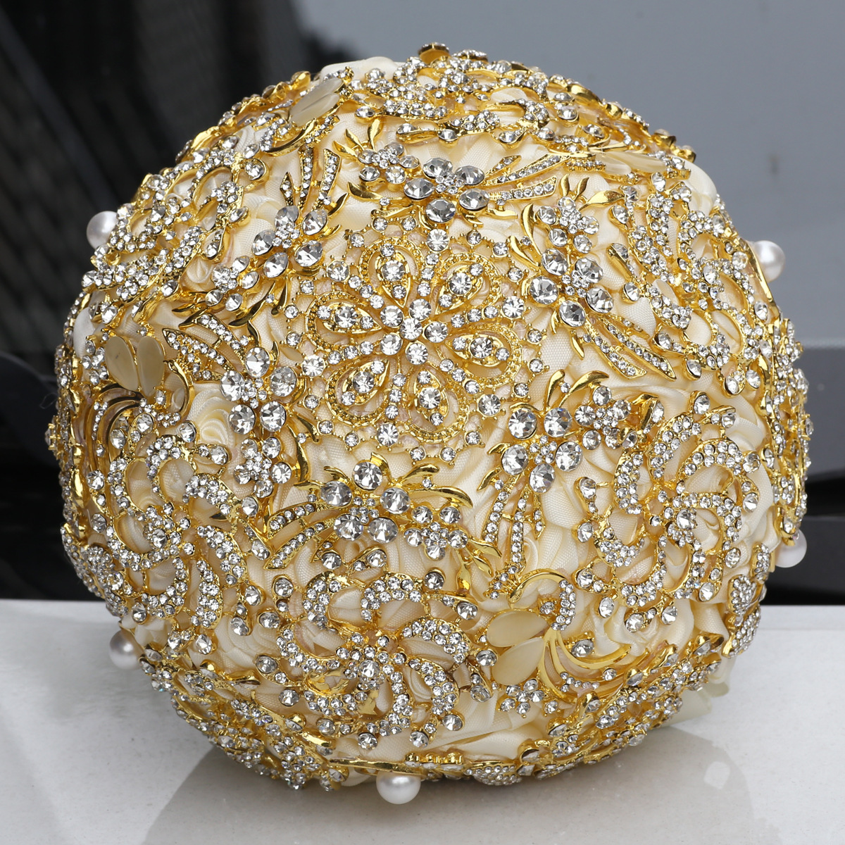 Golden Full Diamond Bridal Bouquet, Golden Rhinestones, European And American Style Handmade Burgundy Wedding Bouquet — foto 7