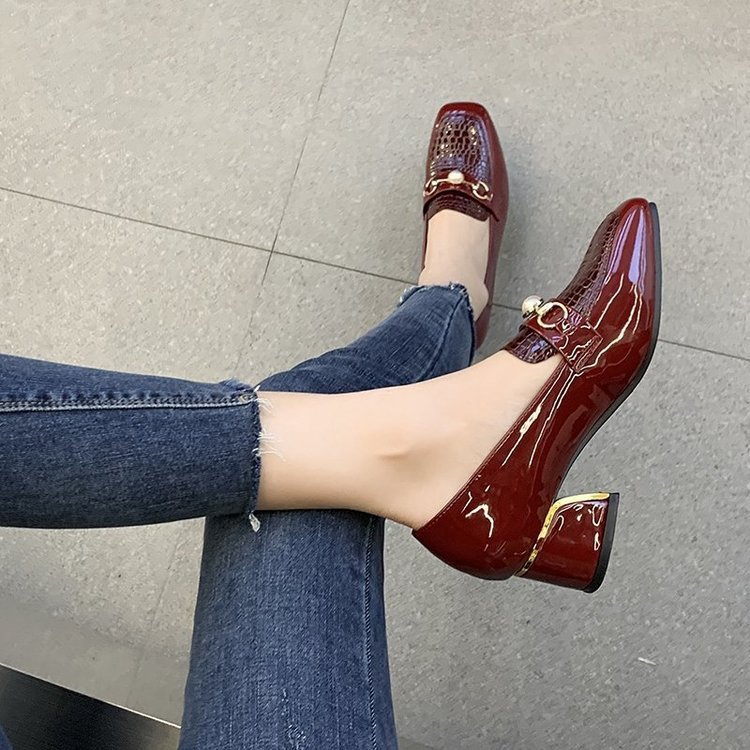 Title 6, Patent Leather British Red Small Leather Shoes ...