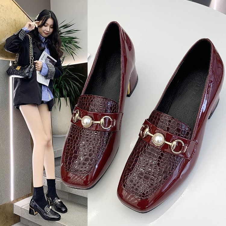 Title 3, Patent Leather British Red Small Leather Shoes ...