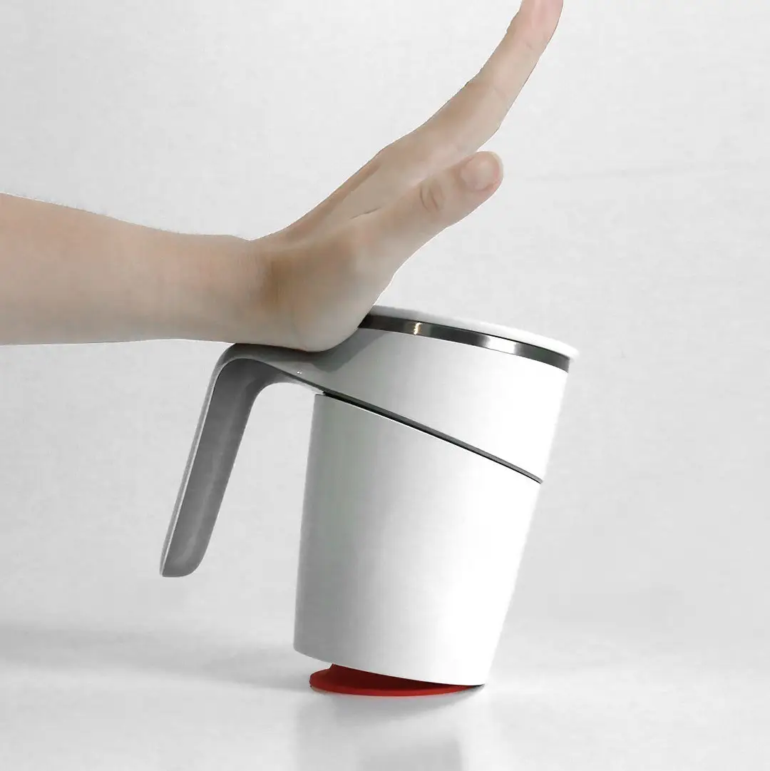 Elegant Non-Pouring Glass Black Technology Magic Sucker