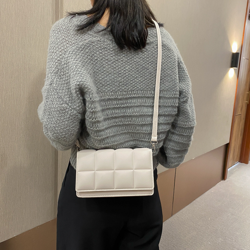 Embroidered Thread Texture Single Shoulder Messenger Small Square Bag — image 1