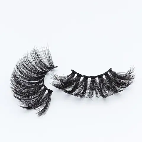 Thick and Long Lashes in a Variety of Styles