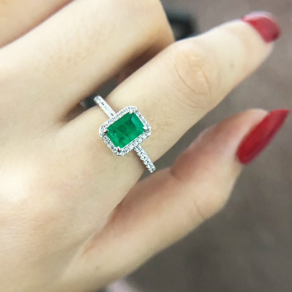 European and American Simple Emerald Princess Square Ring