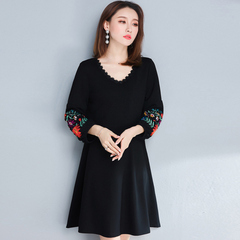 Plus Size Women's Tibetan Meat Fairy Fat Mm Mid-Length Embroidery 200 Kg Fat Sister Age Reduction Dress