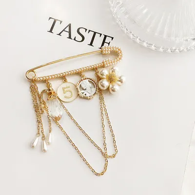 Simple Sweater Coat Coat Cardigan Fashion Temperament Brooch Female Pin - Shop at LoveMi