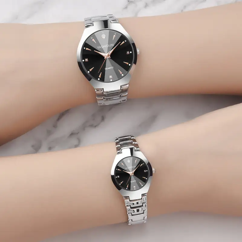 Analog Quartz Wristwatch with Steel Band and Luminous Dial