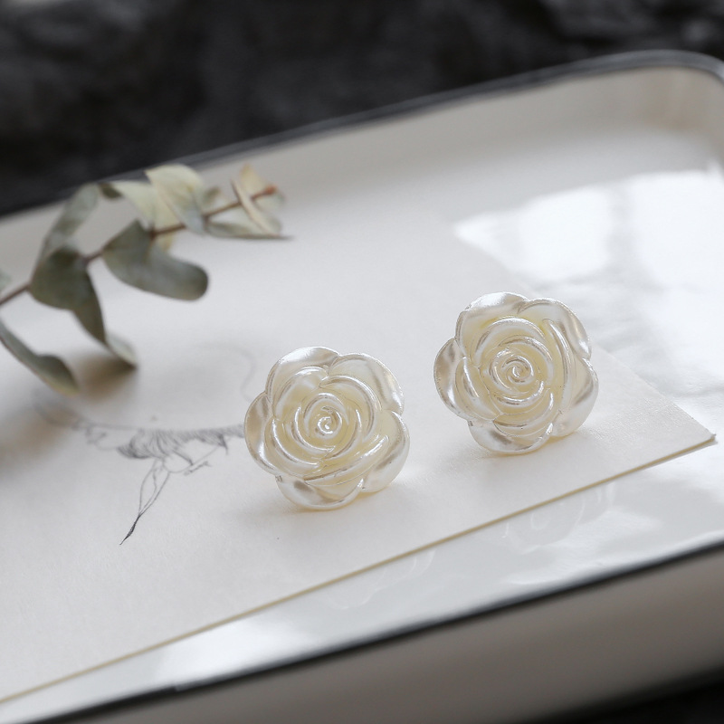 Vintage Elegant White Rose Earrings Ear Clips