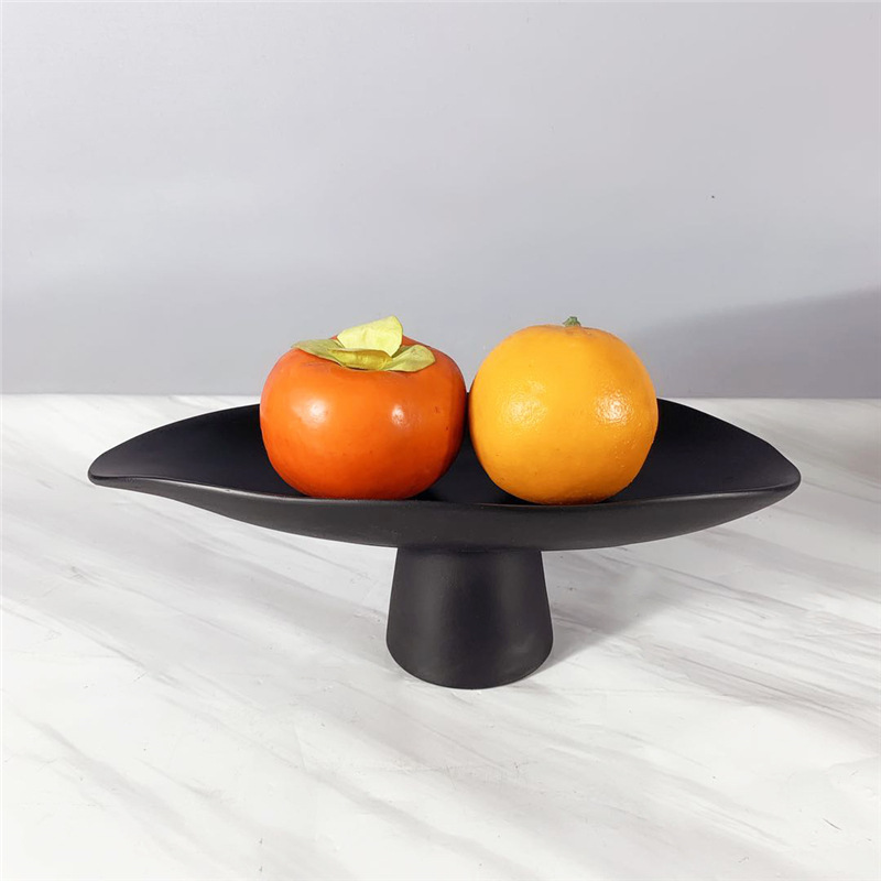Black And White Resin Tall Fruit Plate Handicraft Simple Nordic Soft Outfit Sales Model Room Jewelry Ornaments