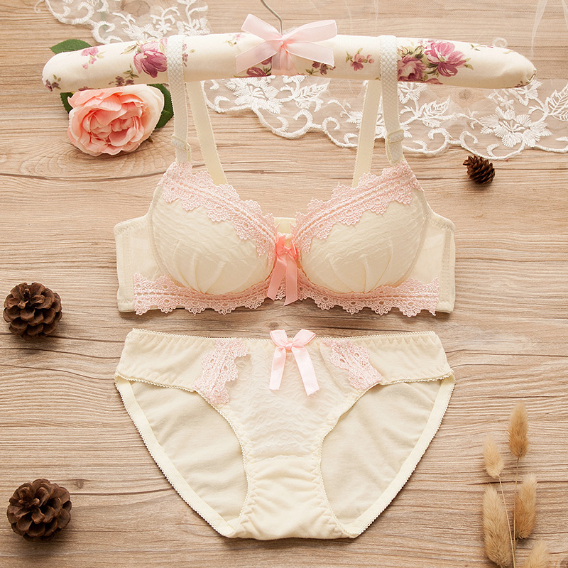 Title 10, New Style Lace-Rim Sexy Bra, Comfortable Gather...